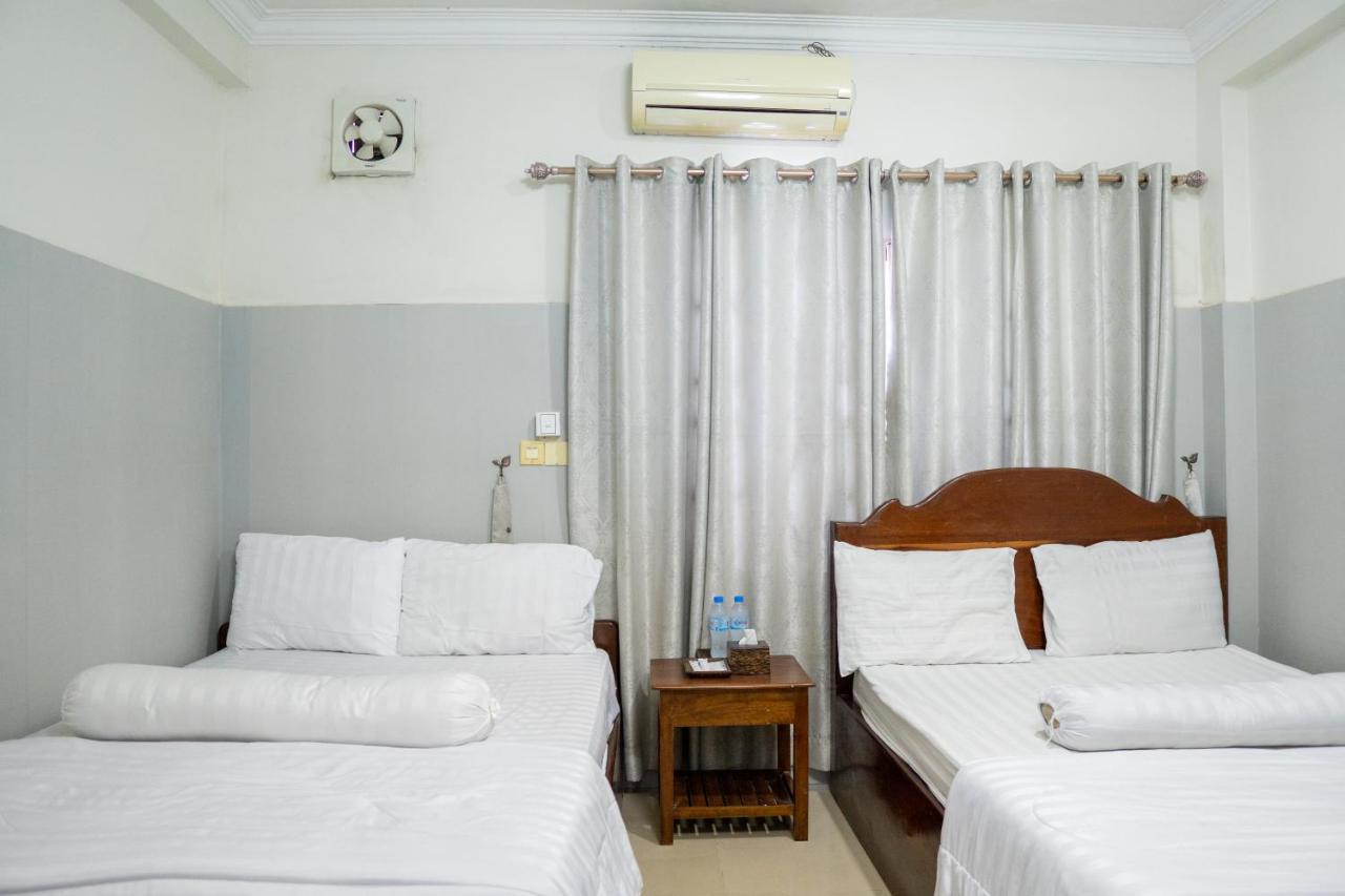 บ้านพัก Empire House, *