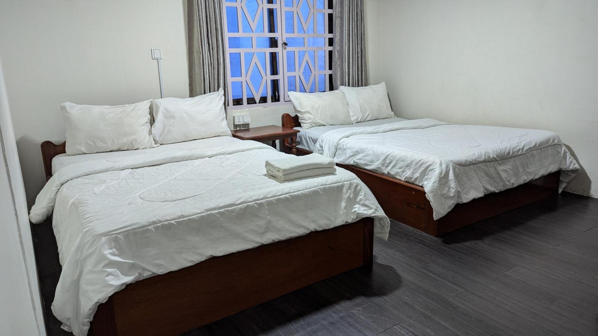 บ้านพัก Empire House, พนมเปญ